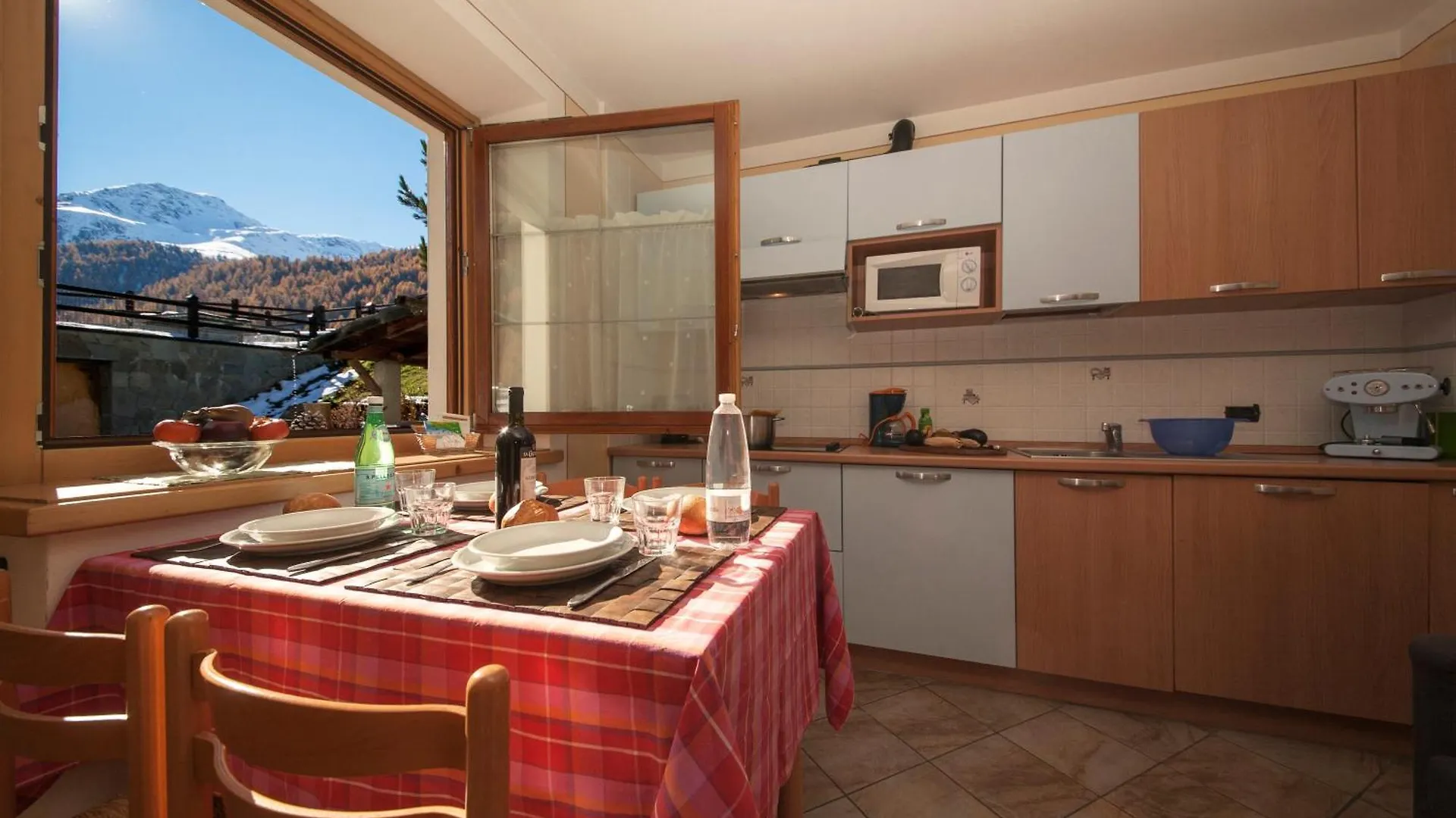 Italia 2 Ski In-Ski Out Mt 50 - Happy Rentals Livigno
