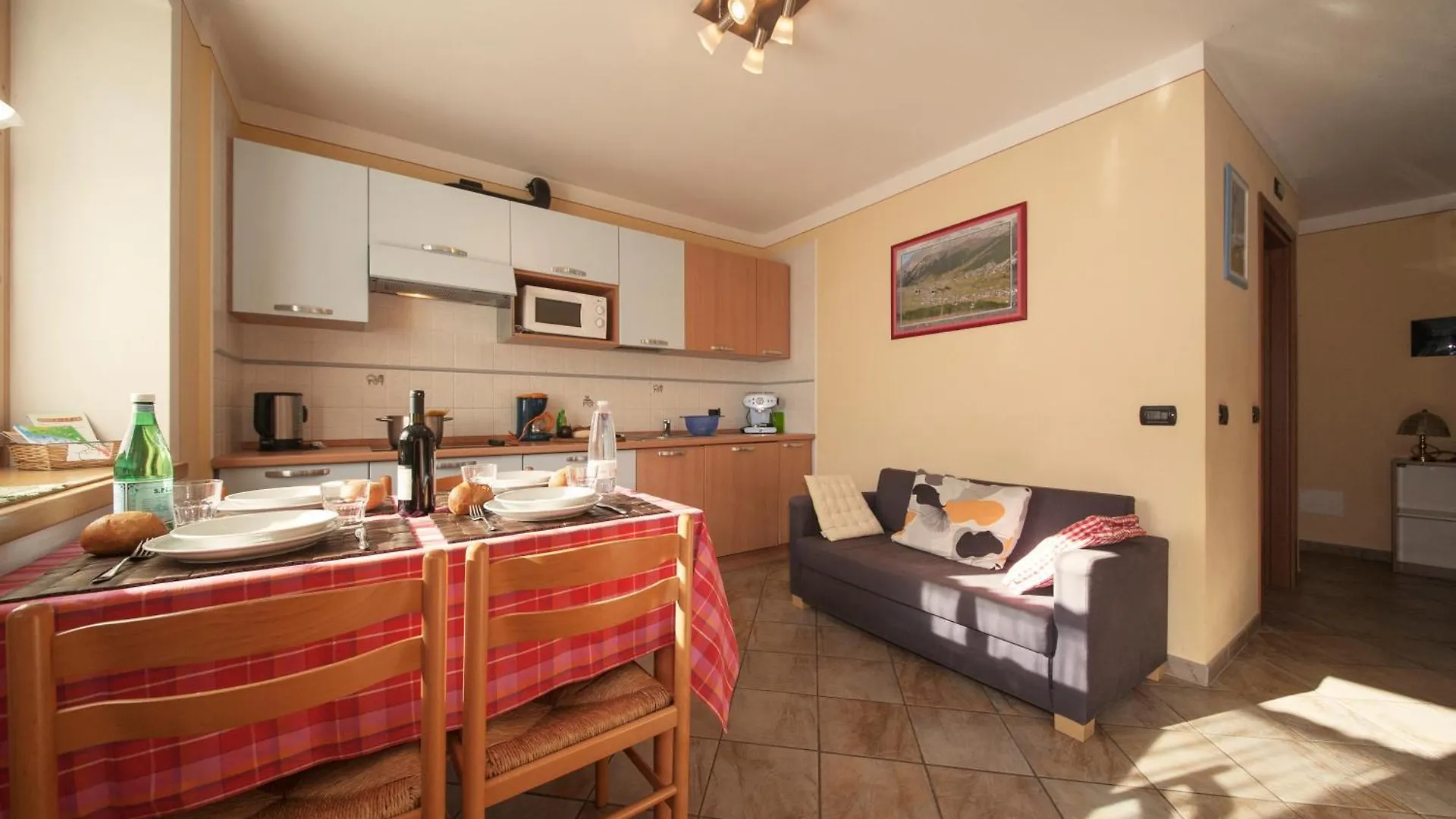 Italia 2 Ski In-Ski Out Mt 50 - Happy Rentals Livigno Apartment