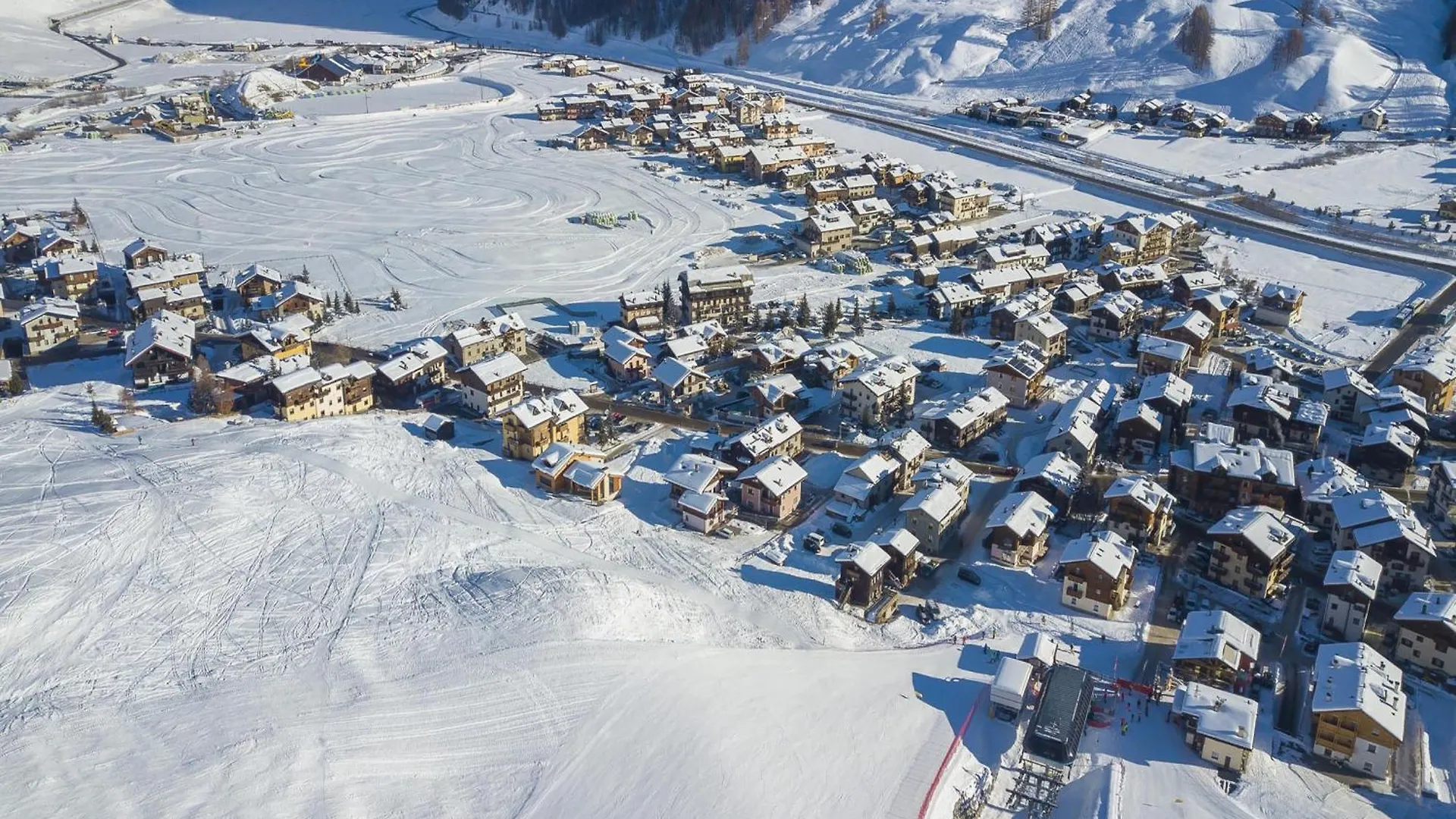 Italia 2 Ski In-Ski Out Mt 50 - Happy Rentals Livigno Apartment
