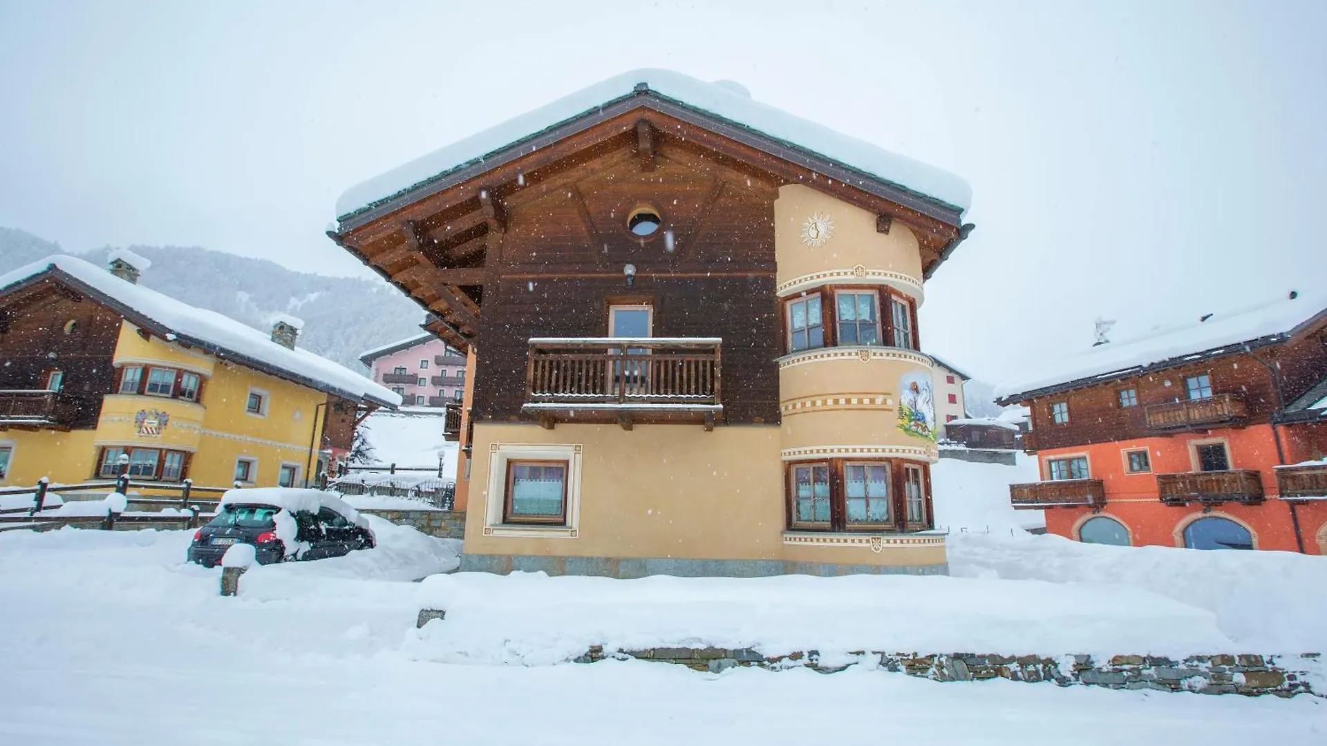 Italia 2 Ski In-Ski Out Mt 50 - Happy Rentals Livigno