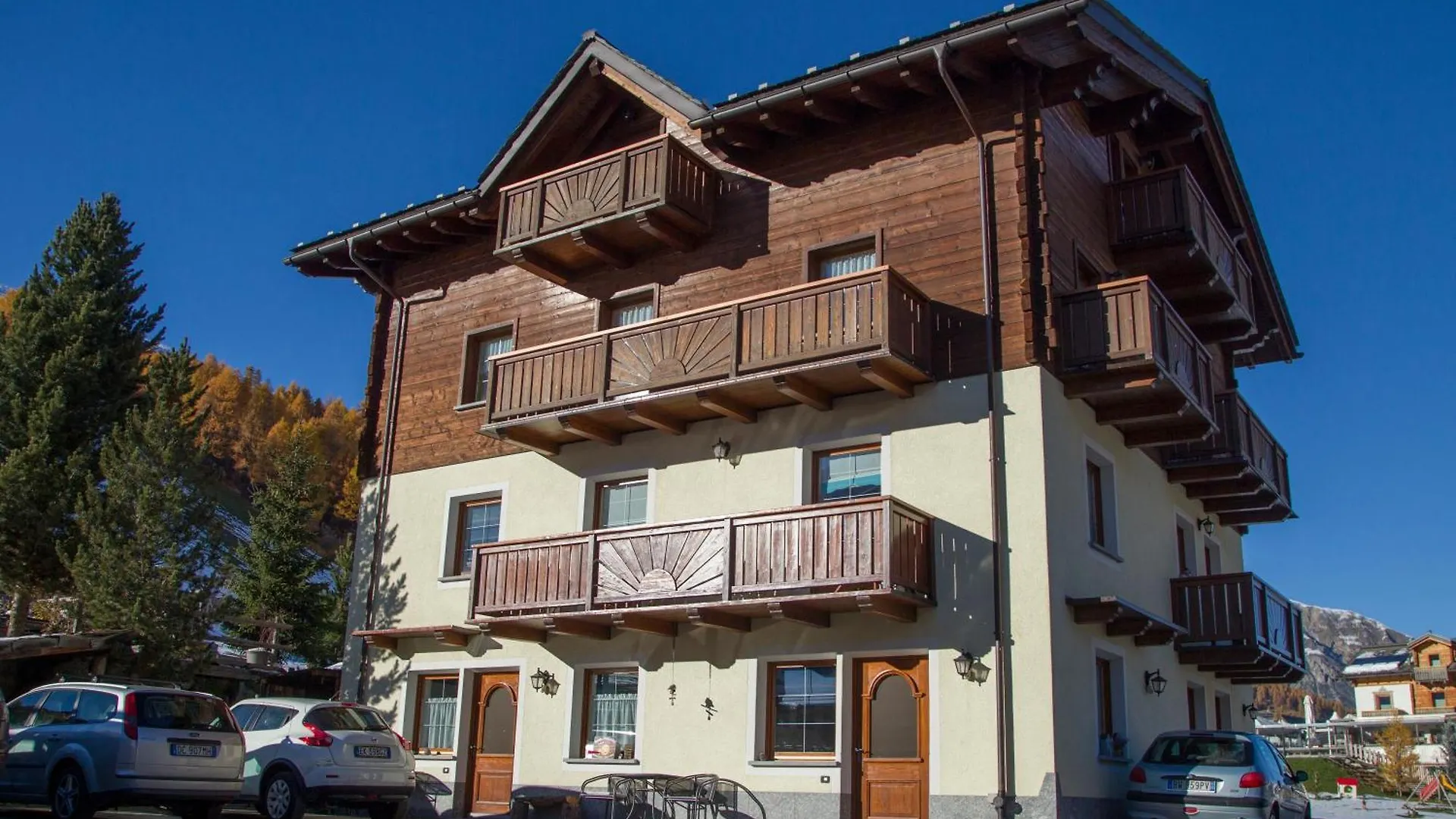 Apartment Italia 2 Ski In-Ski Out Mt 50 - Happy Rentals Livigno Italy
